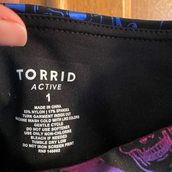 NWT torrid active rainbow skull high rise crop legging, hearts, stars, 1X - Picture 9 of 16